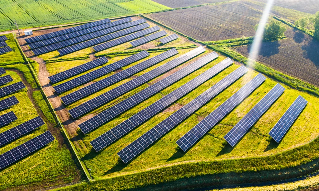 Fazenda de energia solar - benefícios da energia solar